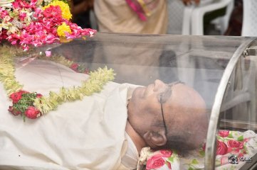 Celebs Pay Condolences to C Narayana Reddy